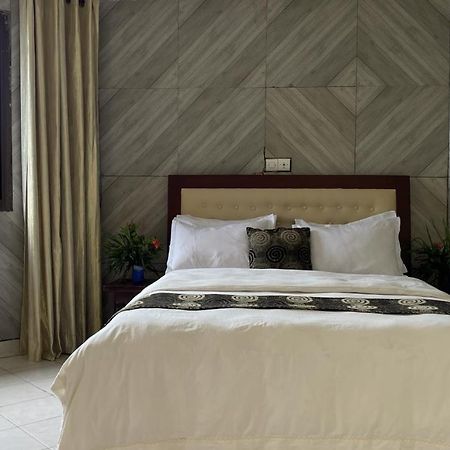 Hotel Les Polygones Kribi Bagian luar foto