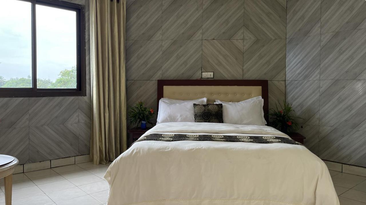 Hotel Les Polygones Kribi Bagian luar foto