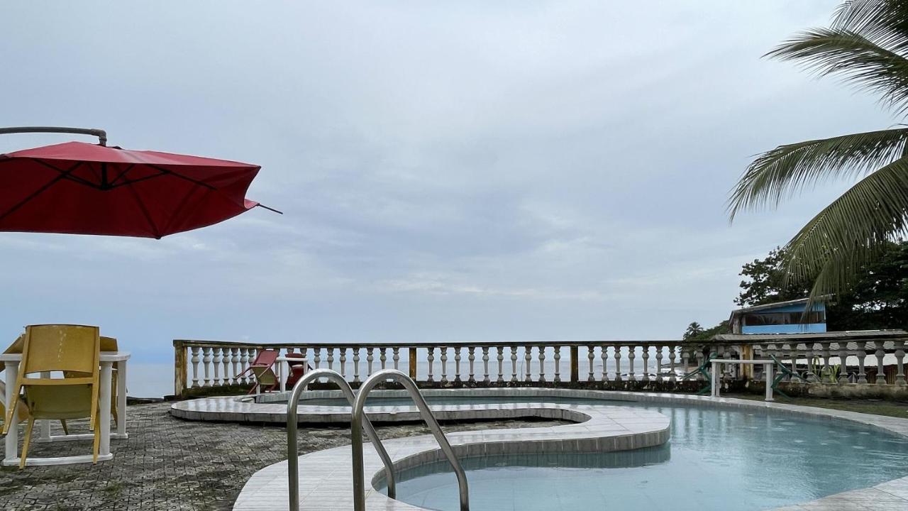 Hotel Les Polygones Kribi Bagian luar foto