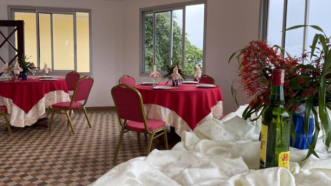 Hotel Les Polygones Kribi Bagian luar foto