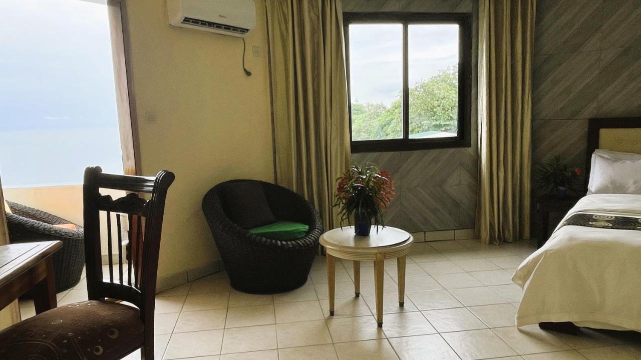 Hotel Les Polygones Kribi Bagian luar foto