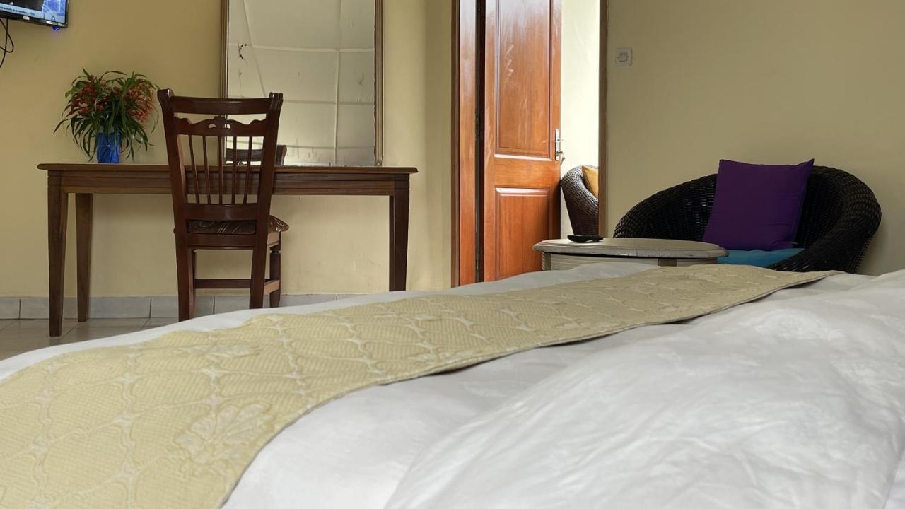 Hotel Les Polygones Kribi Bagian luar foto