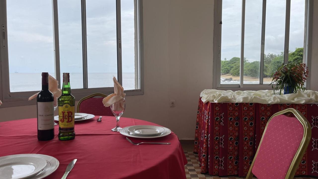 Hotel Les Polygones Kribi Bagian luar foto